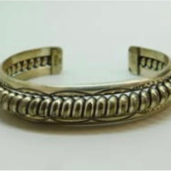 Navajo Nora Tahe 925 Cable & Tooled Three Shank Cuff - Picture 7 of 11